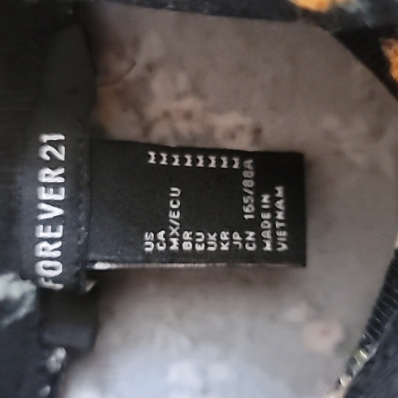 Forever 21 mock neck mid-driff/crop-top top, sz Medium in EUC - Picture 3 of 3